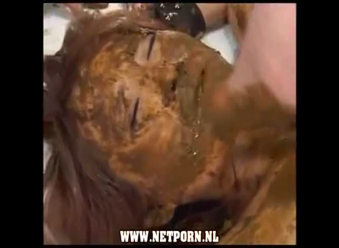 Video :Japanese girl got covered in shit and got ass played